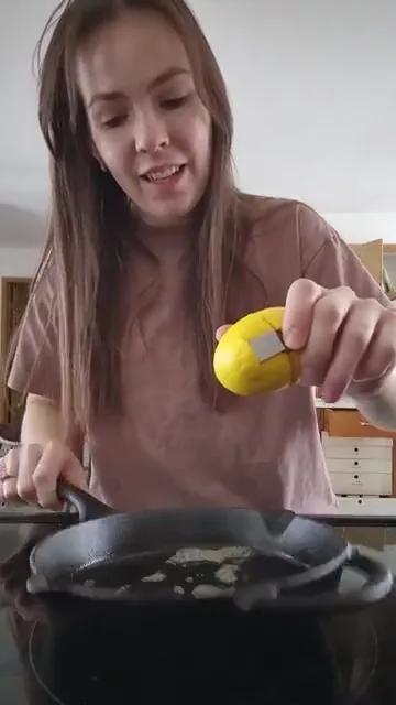 Preview image for Yellow egg cracker demo demonstration